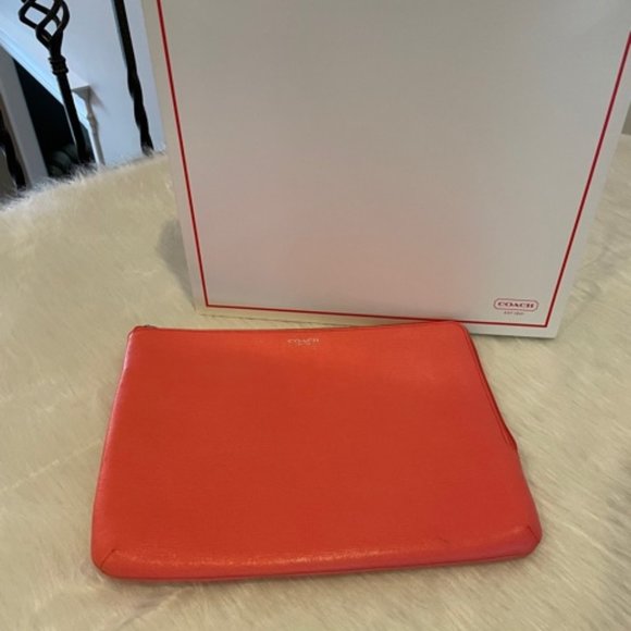 Coach leather tablet holder - Picture 2 of 5